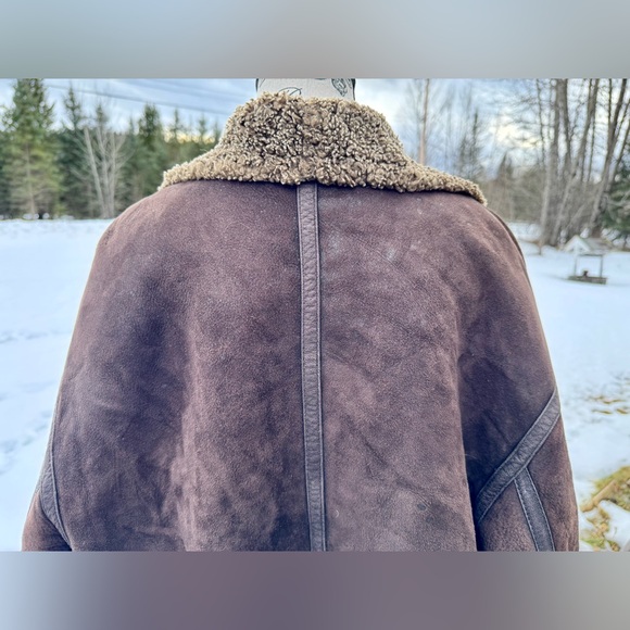 ✨ Vintage Danier Essentials Shearling Jacket ✨ - Picture 6 of 17